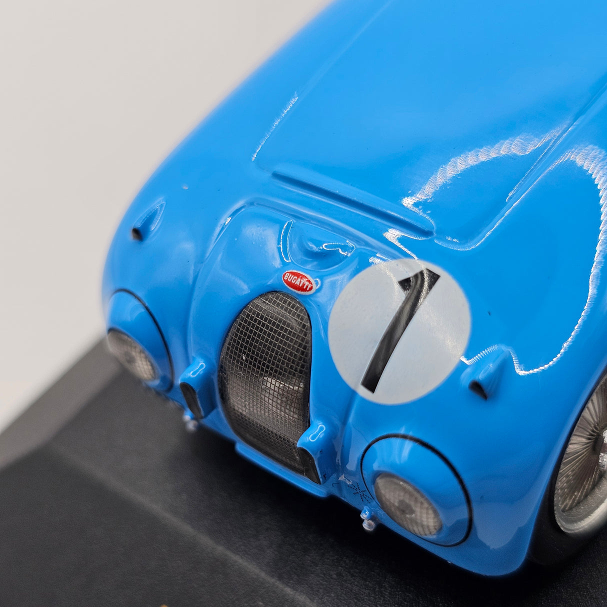 IXO Bugatti 57C #1 Le Mans Winner 1939 1/43 Scale