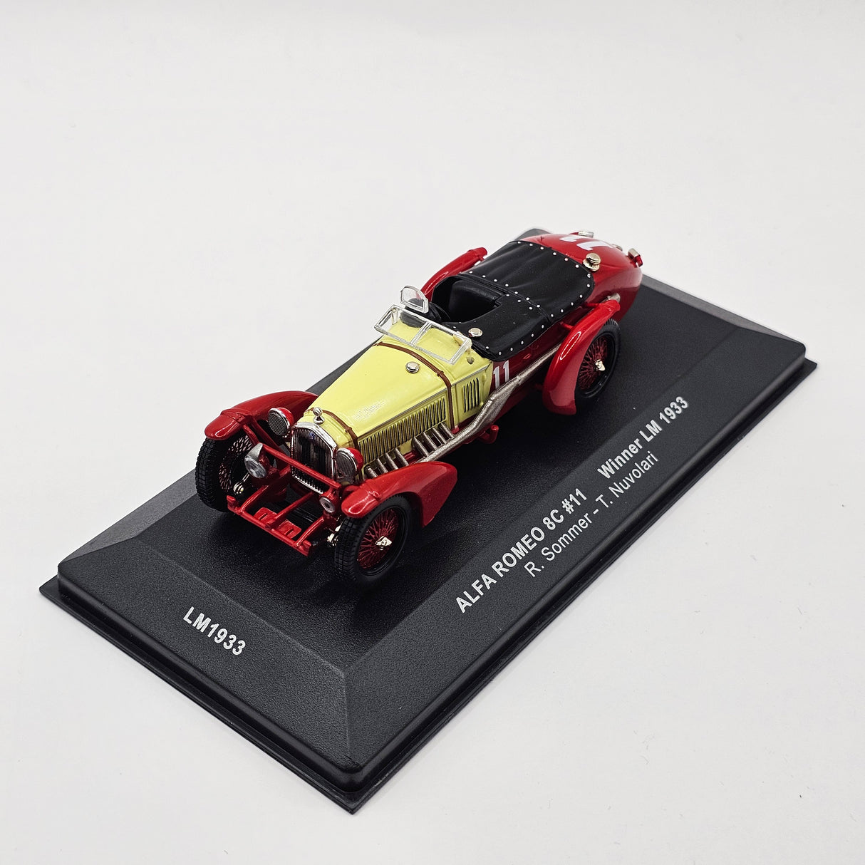 IXO Alfa Romeo 8C #11 Le Mans Winner 1933 1/43 Scale