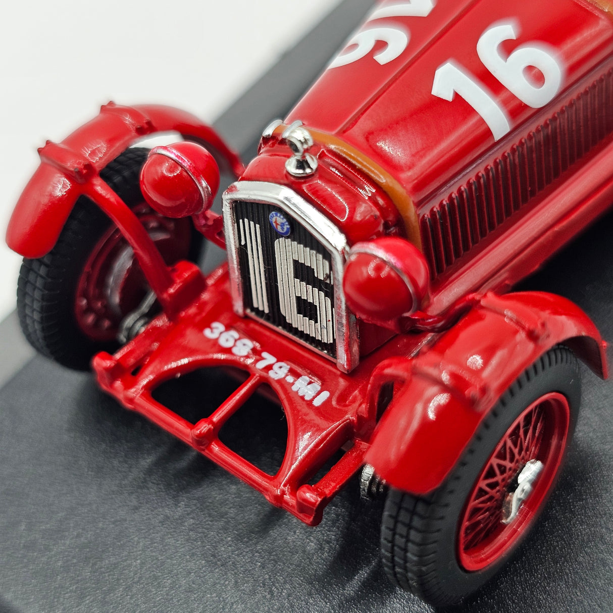 IXO Alfa Romeo 8C #16 Le Mans Winner 1931 1/43 Scale