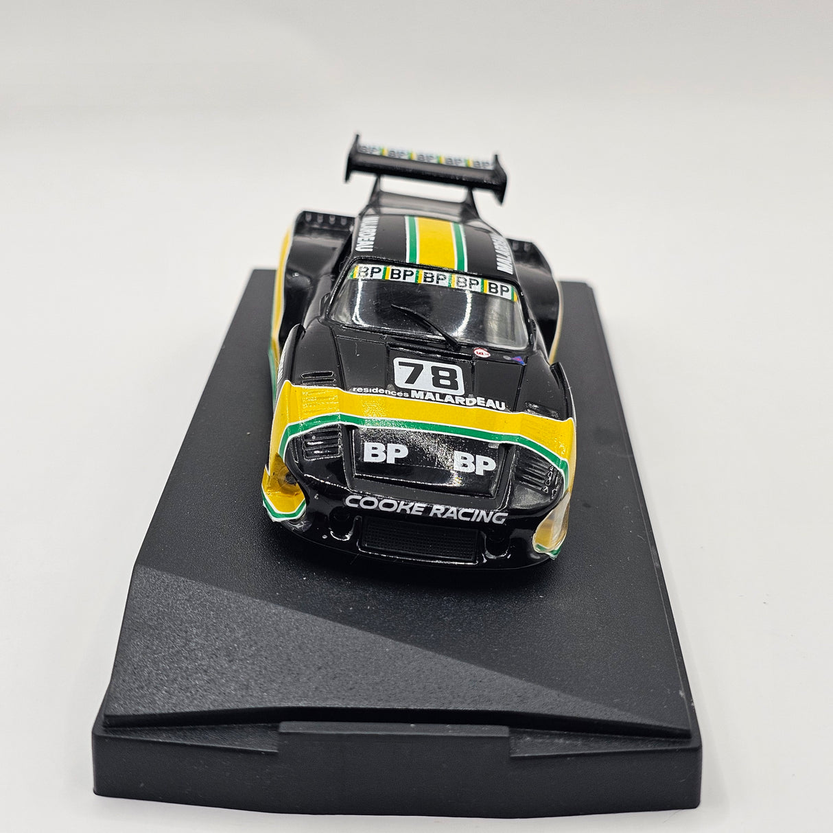 Quartzo Porsche 935 Kremer K3 "BP" #78 Le Mans 1982 1/43 Scale