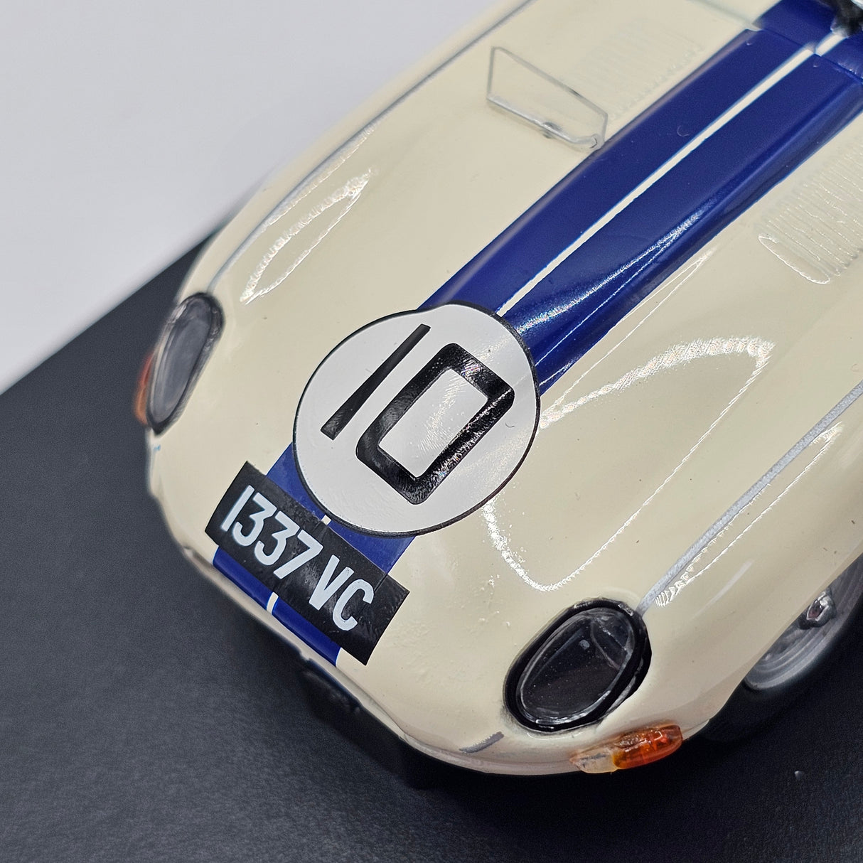 Kyosho Jaguar E-Type Coupe #10 Le Mans 1962 1/43 Scale