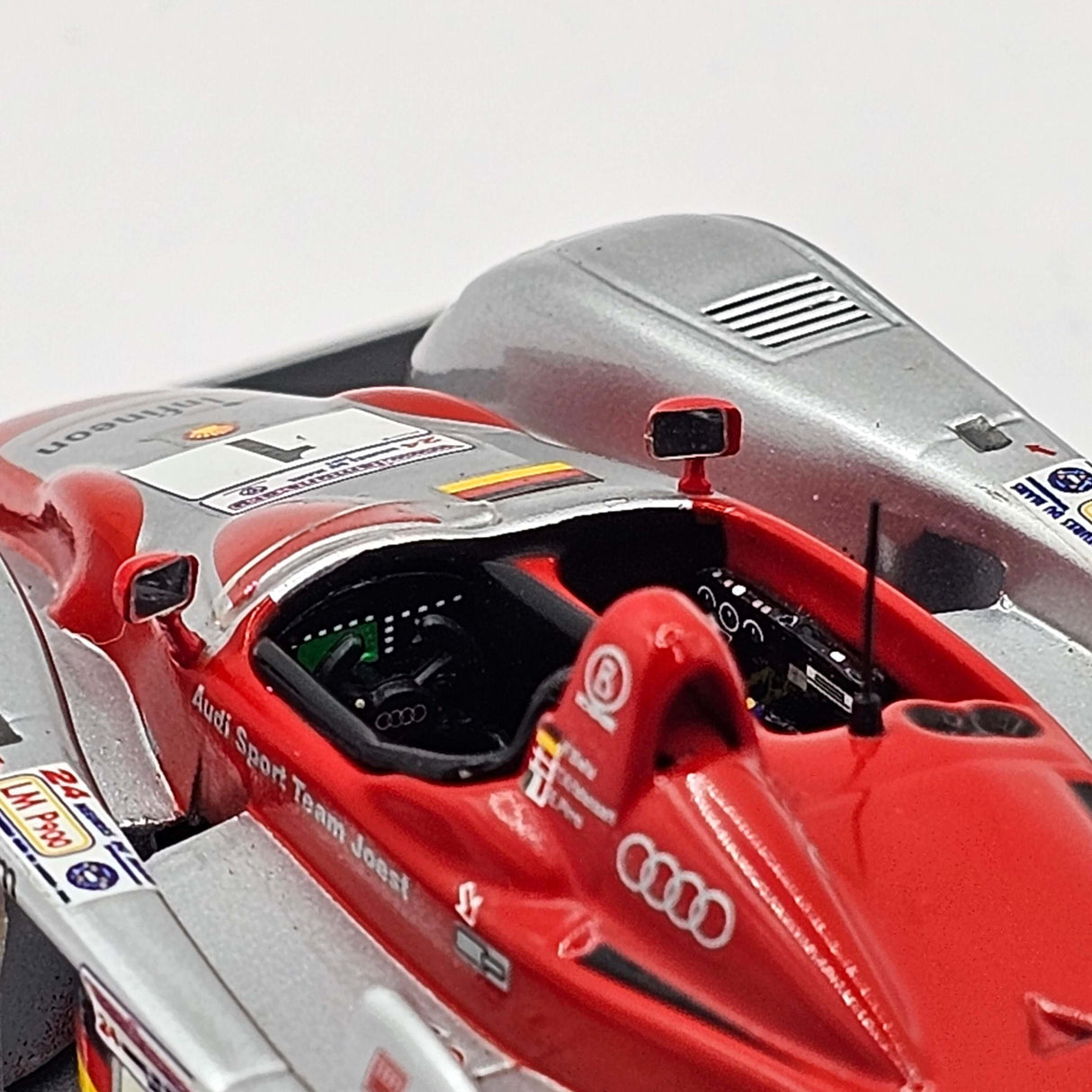 IXO Audi R8 #1 Le Mans Winner 2002 1/43 Scale LM2002