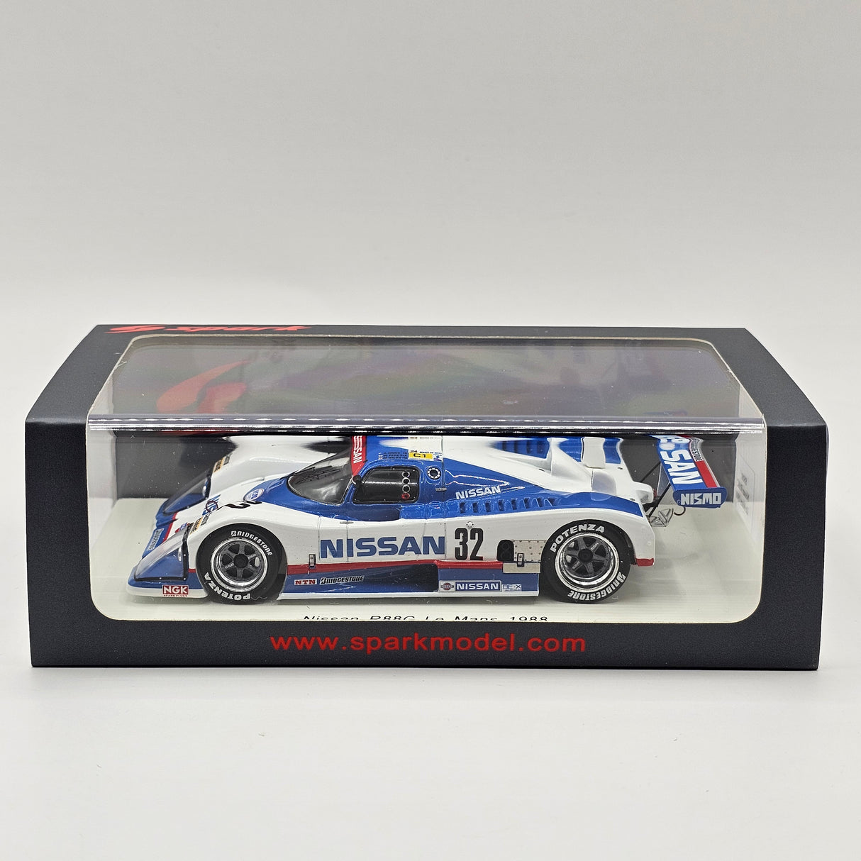 Spark March Nissan R88C #32 Team Nissan Motorsport Le Mans 1988 1/43 Scale