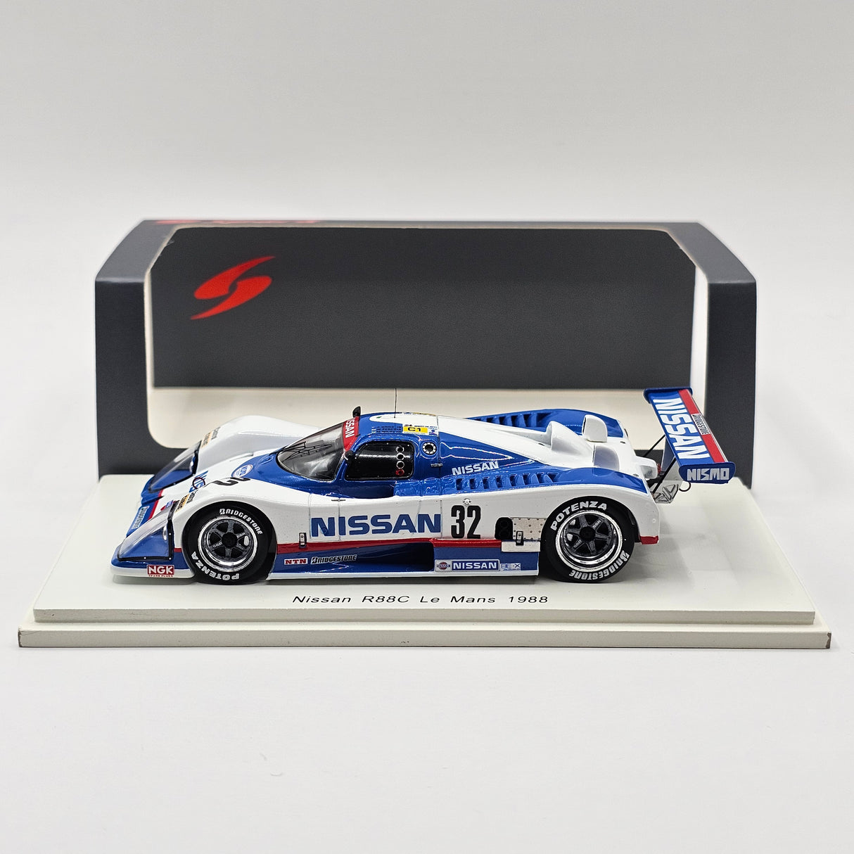 Spark March Nissan R88C #32 Team Nissan Motorsport Le Mans 1988 1/43 Scale