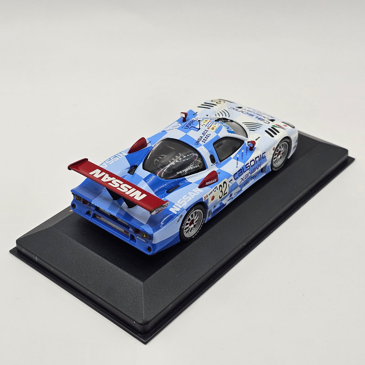 IXO Nissan R390 GT1 No. 32 Calsonic Nissan Motorsports 3rd Le Mans 1998 1/43 Scale