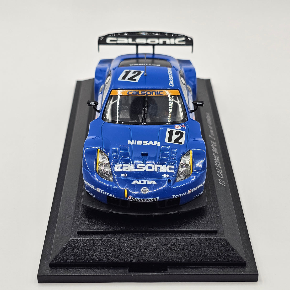 EBBRO Nissan Z No. 12 Calsonic Impul Super GT GT500 2004 - Limited Edition 1/43 Scale