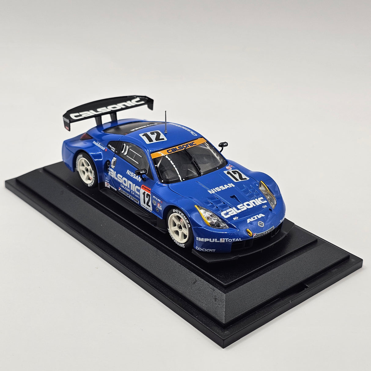 EBBRO Nissan Z No. 12 Calsonic Impul Super GT GT500 2004 - Limited Edition 1/43 Scale