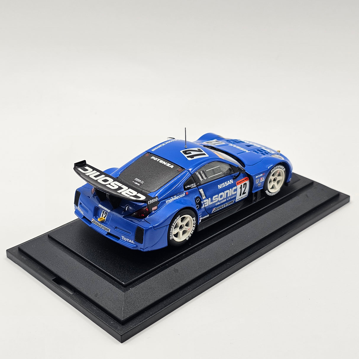 EBBRO Nissan Z No. 12 Calsonic Impul Super GT GT500 2004 - Limited Edition 1/43 Scale