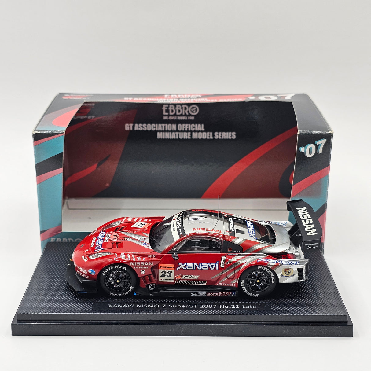 EBBRO Nissan Z No. 23 Xanavi Nismo (Late Version) Super GT GT500 2007 1/43 Scale