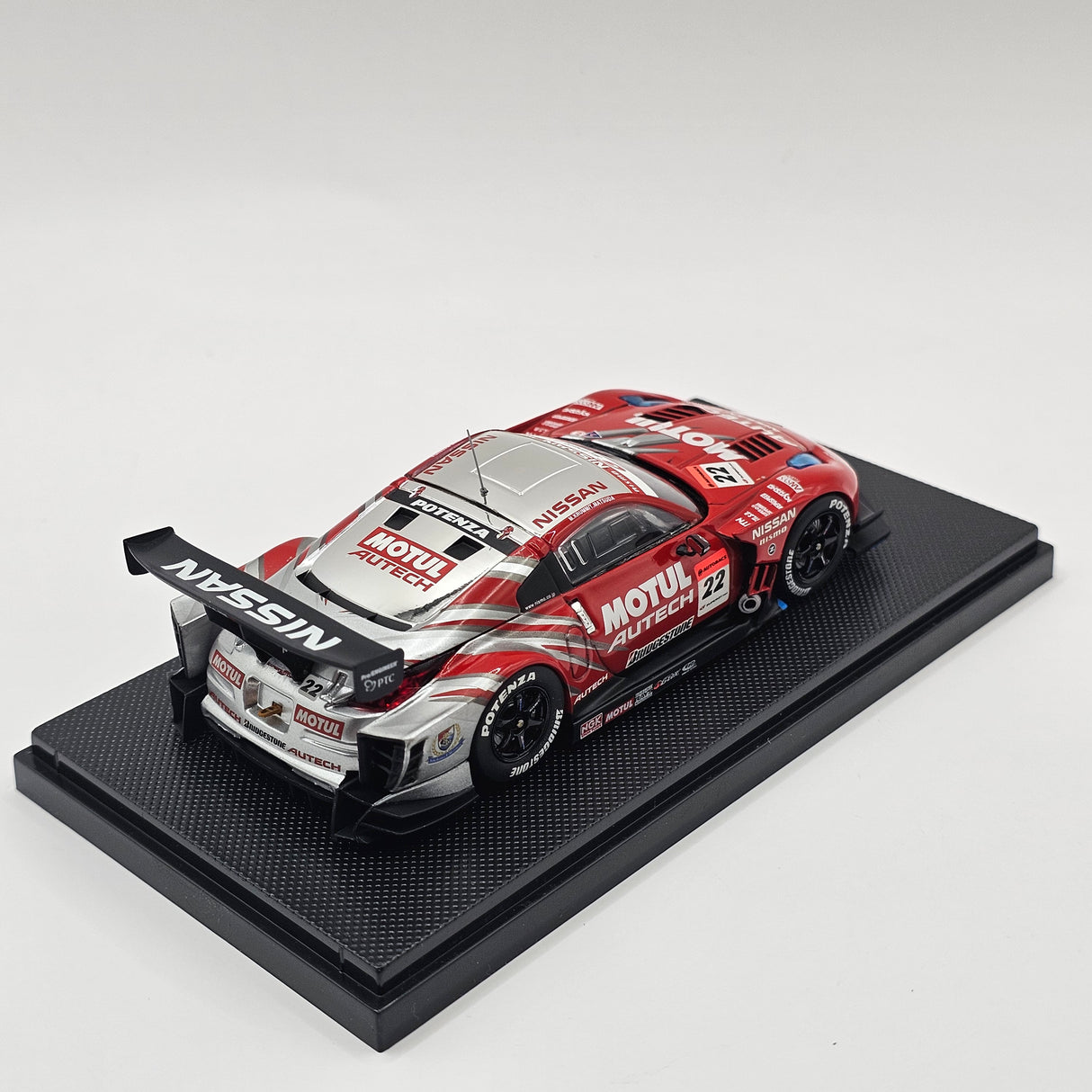 EBBRO Nissan Z No. 22 Motul Autech Super GT GT500 2007 1/43 Scale