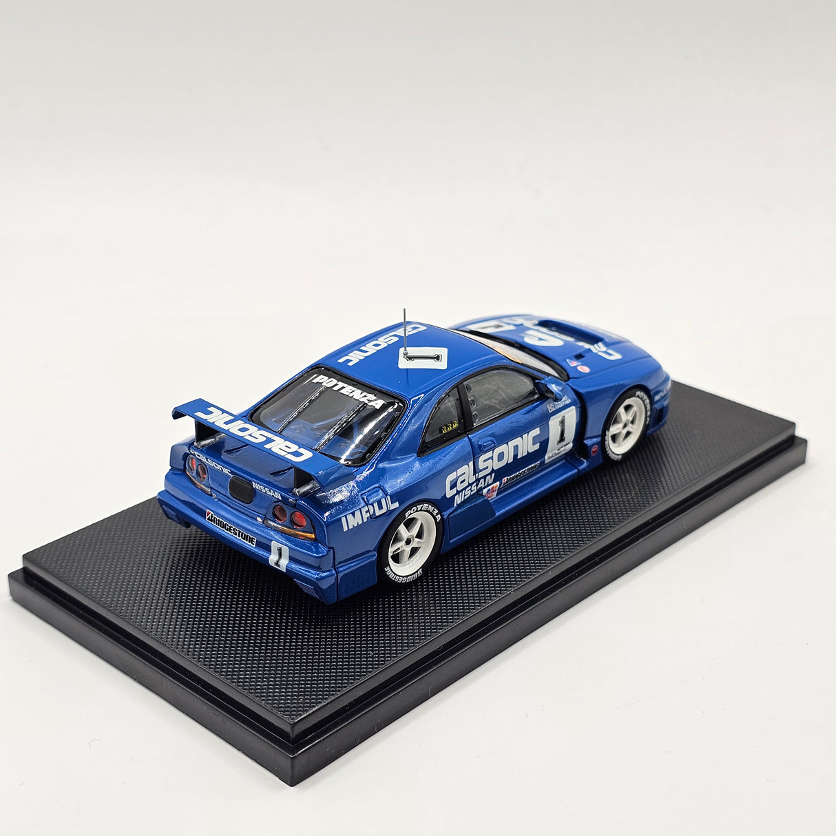 EBBRO Nissan Skyline R33 GT-R #1 Calsonic JGTC 1995 1/43 Scale