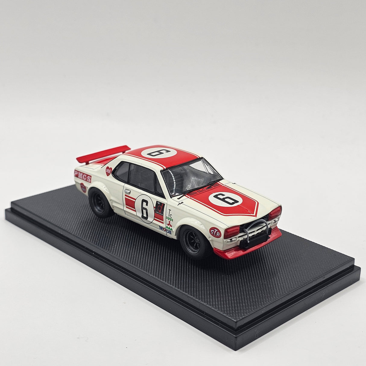 EBBRO Nissan Skyline GT-R KPGC10 Racing #6 (White/Red) 1/43 Scale