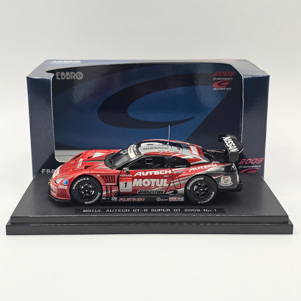 EBBRO Nissan GT-R #1 Motul Autech Super GT GT500 2009 1/43 Scale