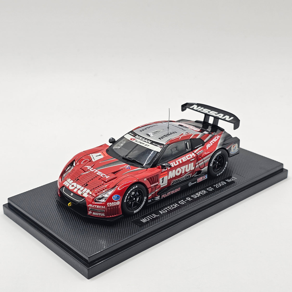 EBBRO Nissan GT-R #1 Motul Autech Super GT GT500 2009 1/43 Scale