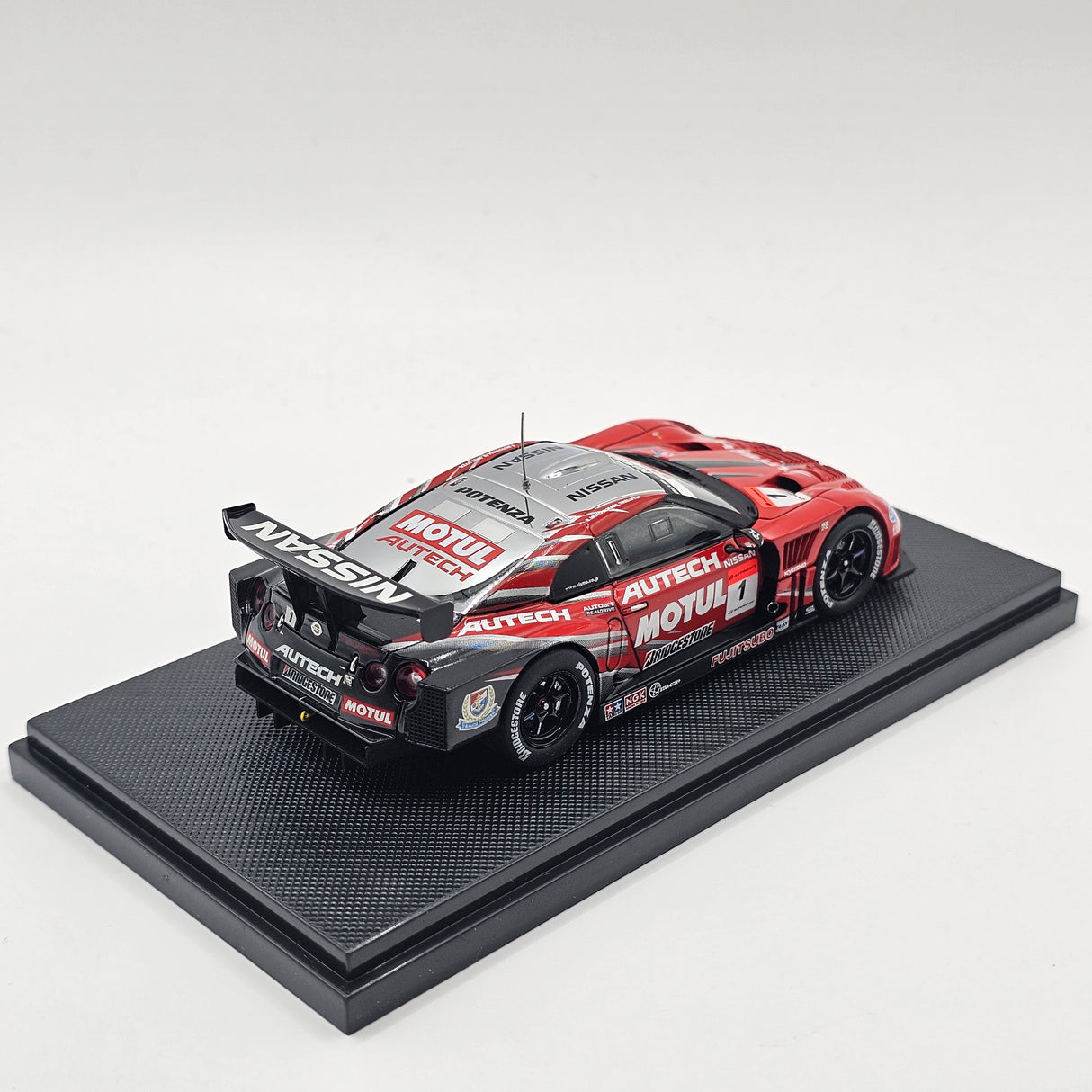 EBBRO Nissan GT-R #1 Motul Autech Super GT GT500 2009 1/43 Scale
