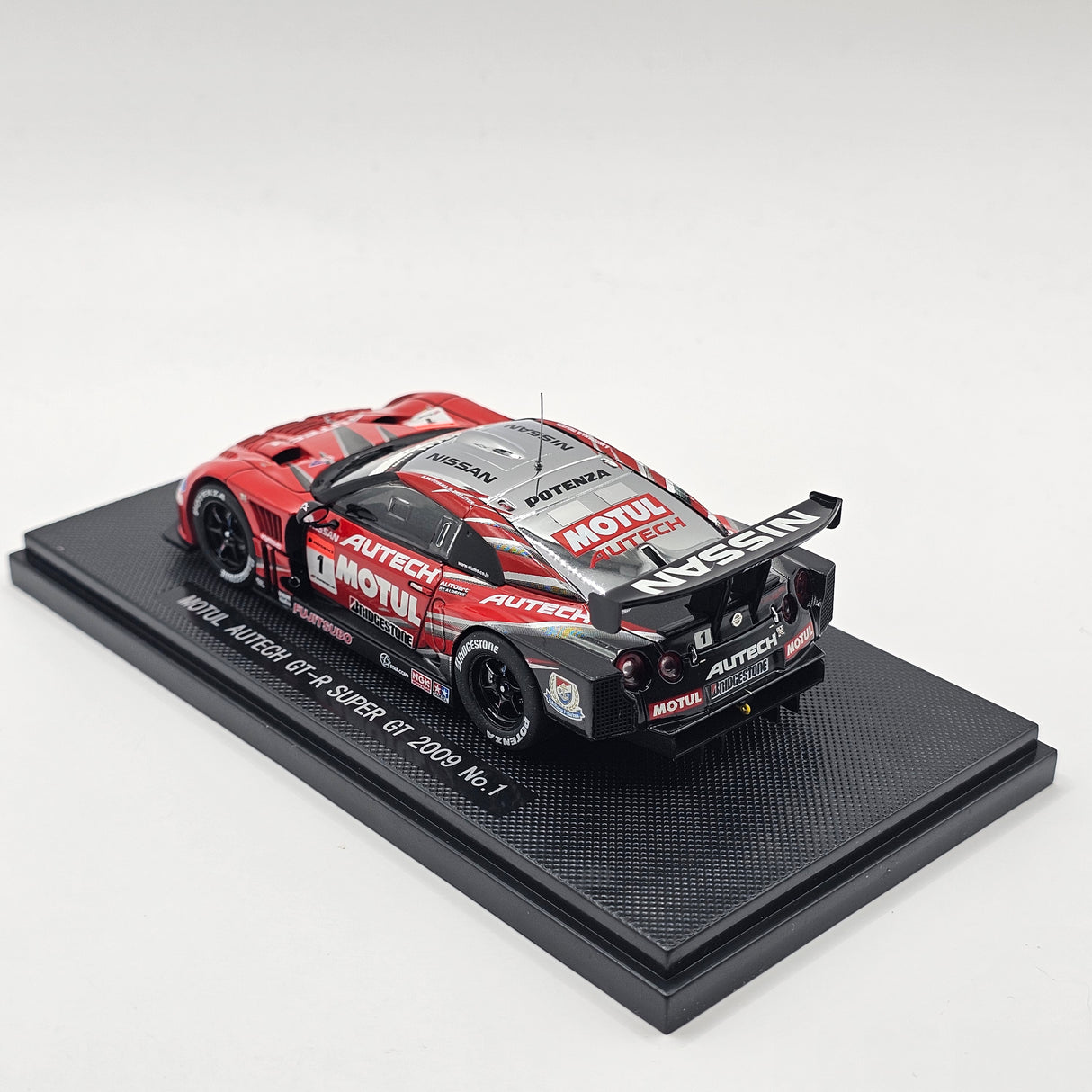 EBBRO Nissan GT-R #1 Motul Autech Super GT GT500 2009 1/43 Scale