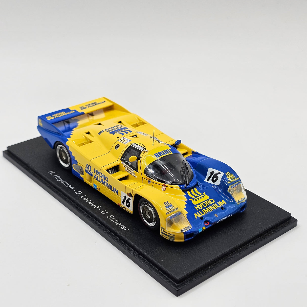 Spark Porsche 962C No.16 Team Brun Motorsport Le Mans 1989 1/43 Scale S0954