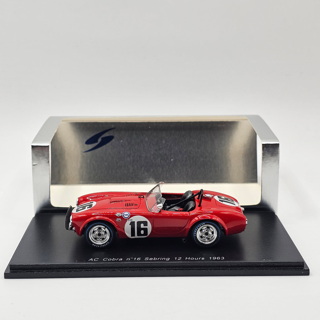 Spark AC Shelby Cobra 1963 Sebring 12 Hours No.16 Ken Miles 1/43 Scale S1180