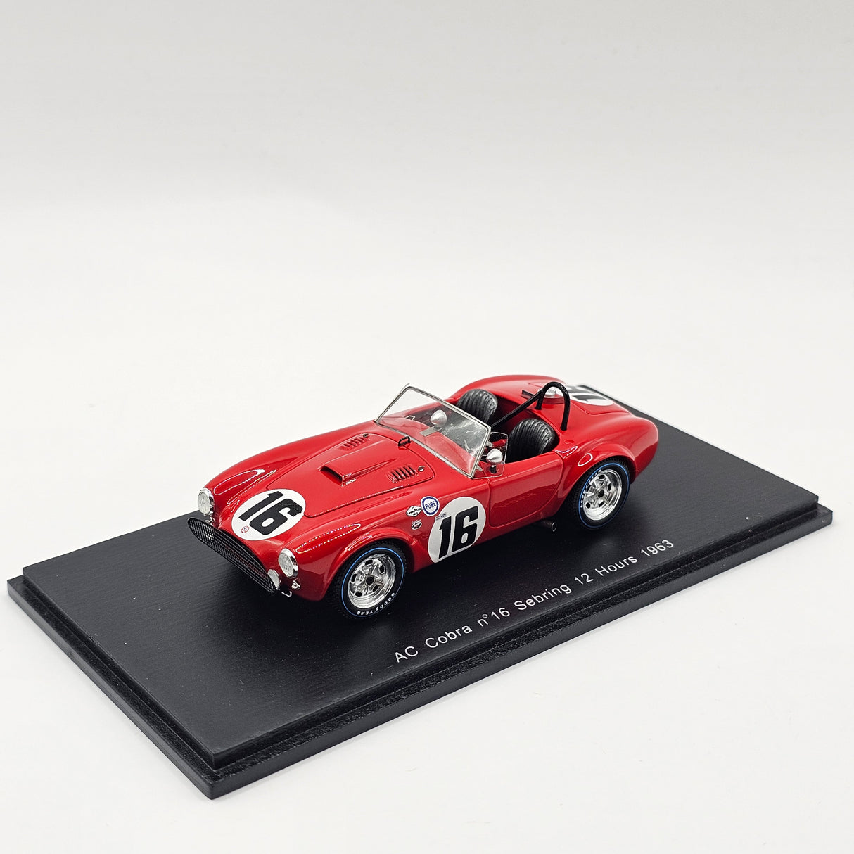 Spark AC Shelby Cobra 1963 Sebring 12 Hours No.16 Ken Miles 1/43 Scale S1180