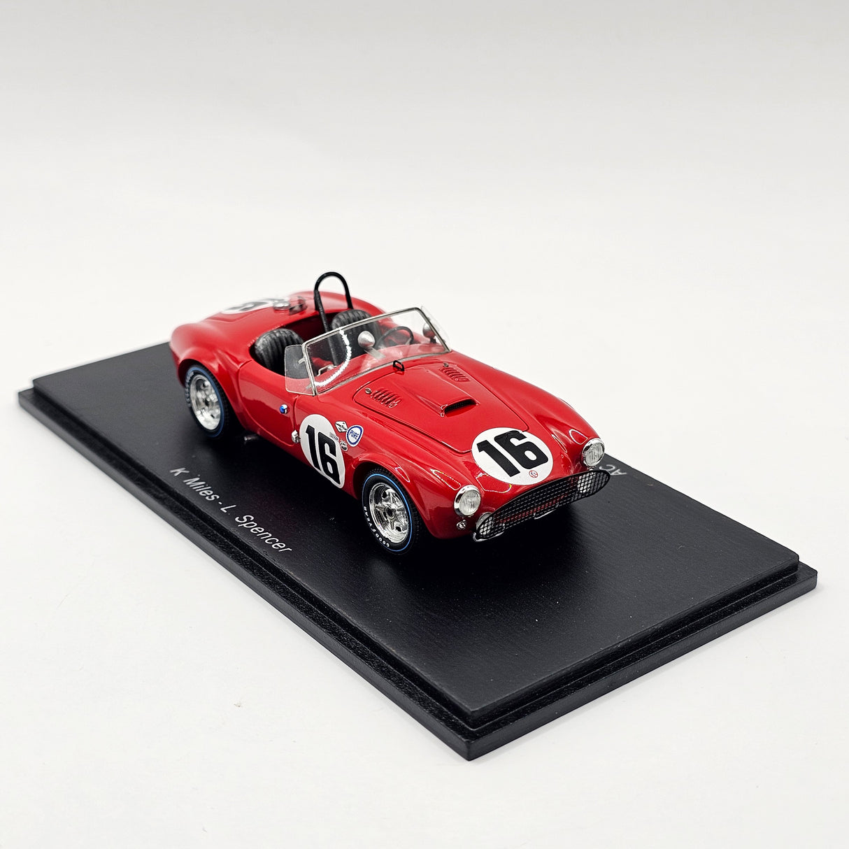 Spark AC Shelby Cobra 1963 Sebring 12 Hours No.16 Ken Miles 1/43 Scale S1180