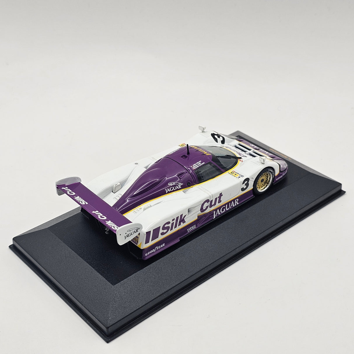 IXO Jaguar XJR-12 #3 Silk Cut Jaguar Le Mans Winner 1990 1/43 Scale LMC008
