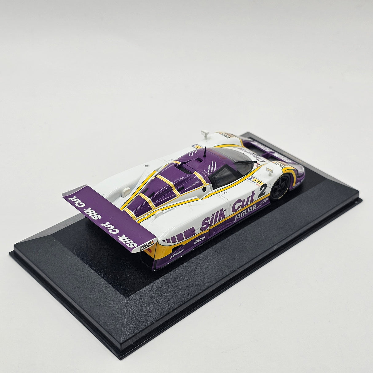 IXO Jaguar XJR-9 #2 Silk Cut Jaguar Le Mans Winner 1988 1/43 Scale LMC002