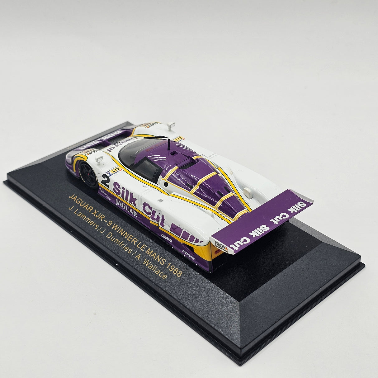 IXO Jaguar XJR-9 #2 Silk Cut Jaguar Le Mans Winner 1988 1/43 Scale LMC002