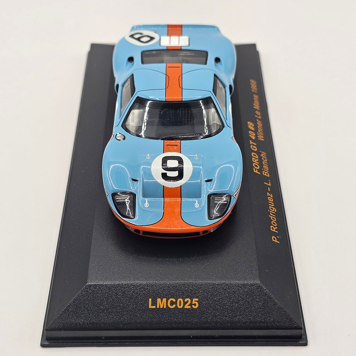 IXO Ford GT40 #9 JW Automotive Engineering Le Mans Winner 1968 1/43 Scale LMC025