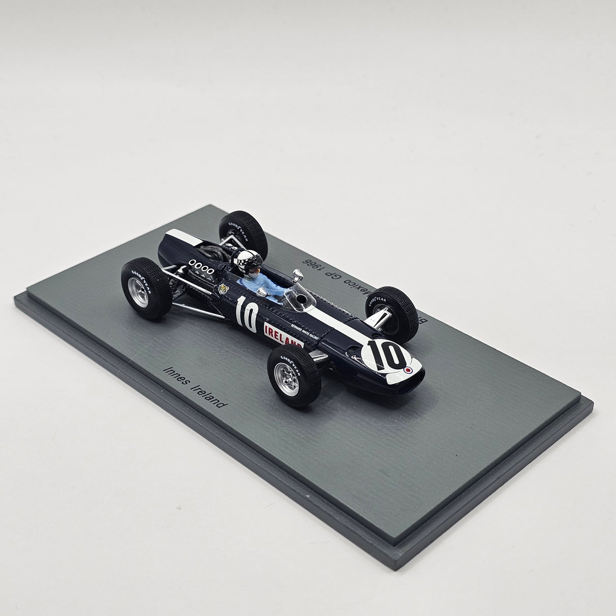 Spark BRM P261 #10 Innes Ireland Mexico GP 1966 1/43 Scale S5275
