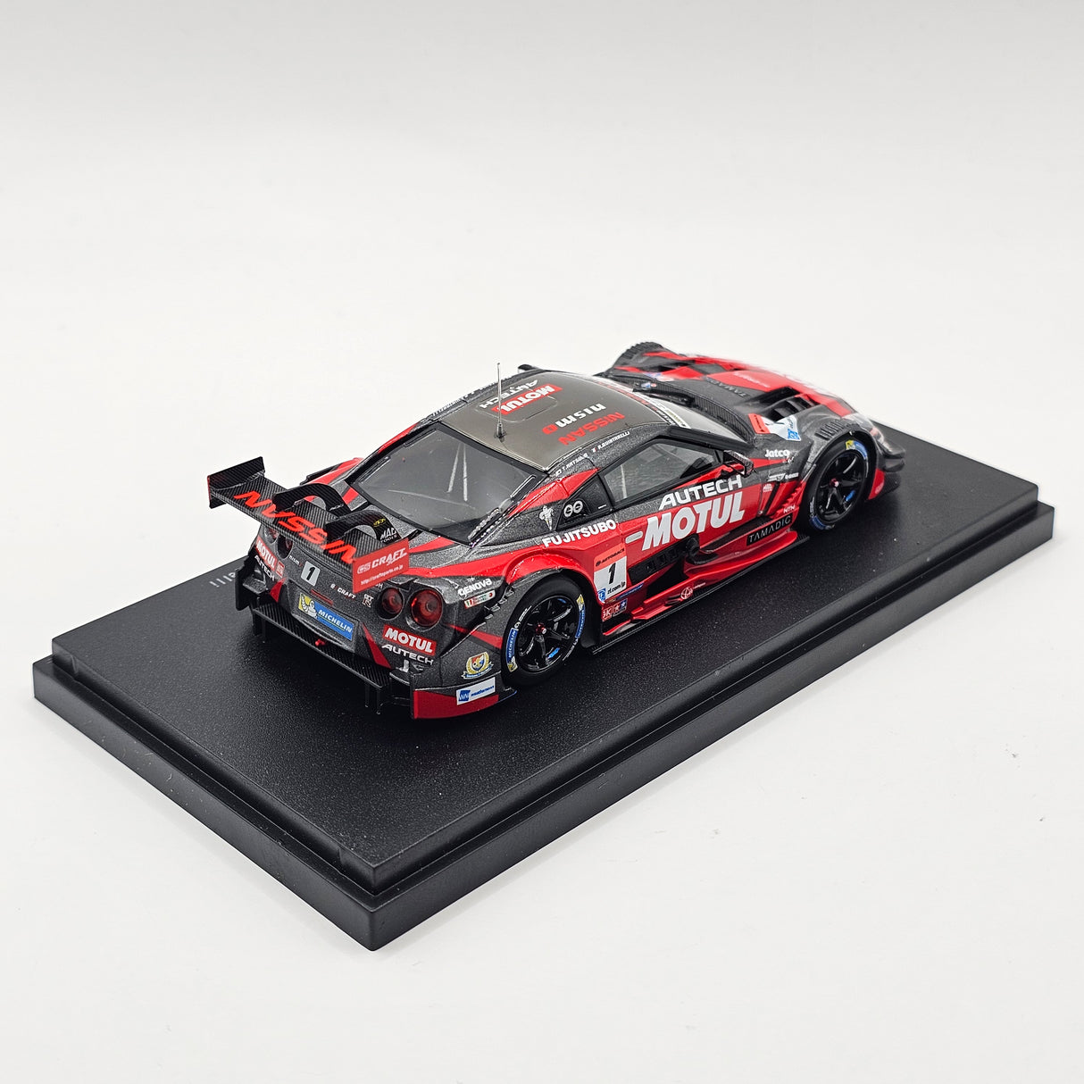 EBBRO Nissan GT-R R35 #1 Motul Autech Super GT GT500 2015 Okayama 1/43 Scale