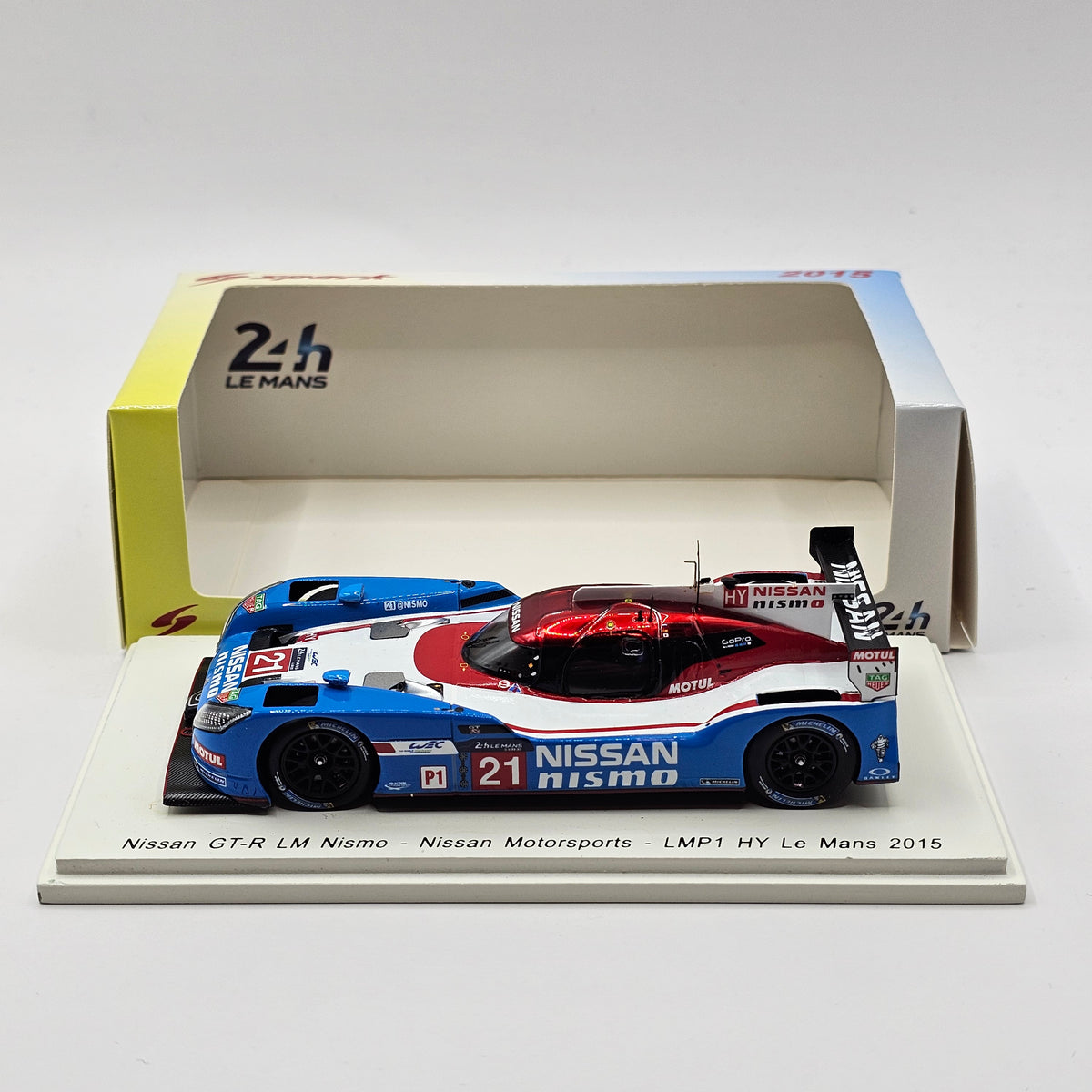 Nissan GT-R LM Nismo Le Mans 2015 T. Matsuda M. Shulzhitskiy L. Ordonez