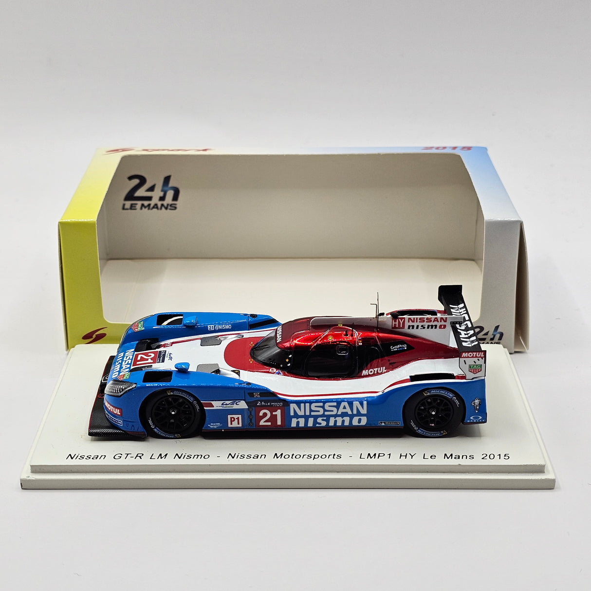 Spark Nissan GT-R LM Nismo #21 Nissan Motorsports Le Mans 2015 1/43 Scale S4640