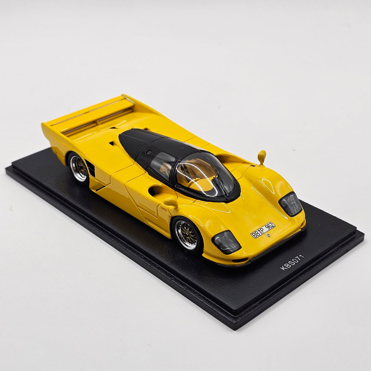Spark Dauer 962 Le Mans Yellow Hobby Forum 2010 Limited Edition 1/43 Scale