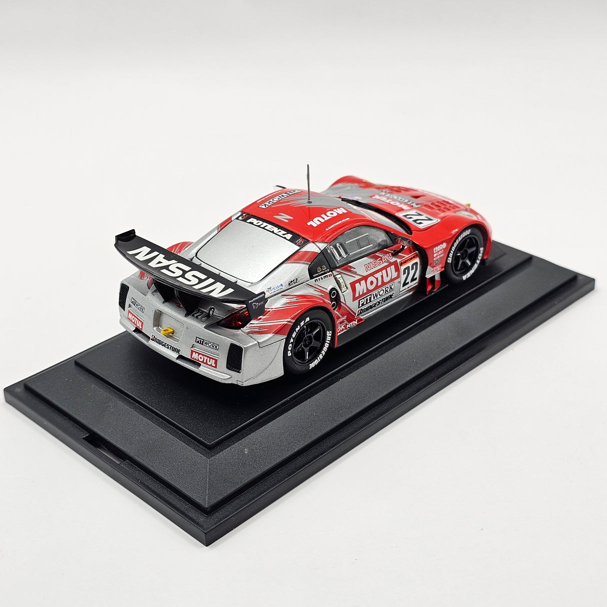 EBBRO Nissan #22 Nismo Motul Pitwork Z JGTC 2004 GT500 1/43 Scale