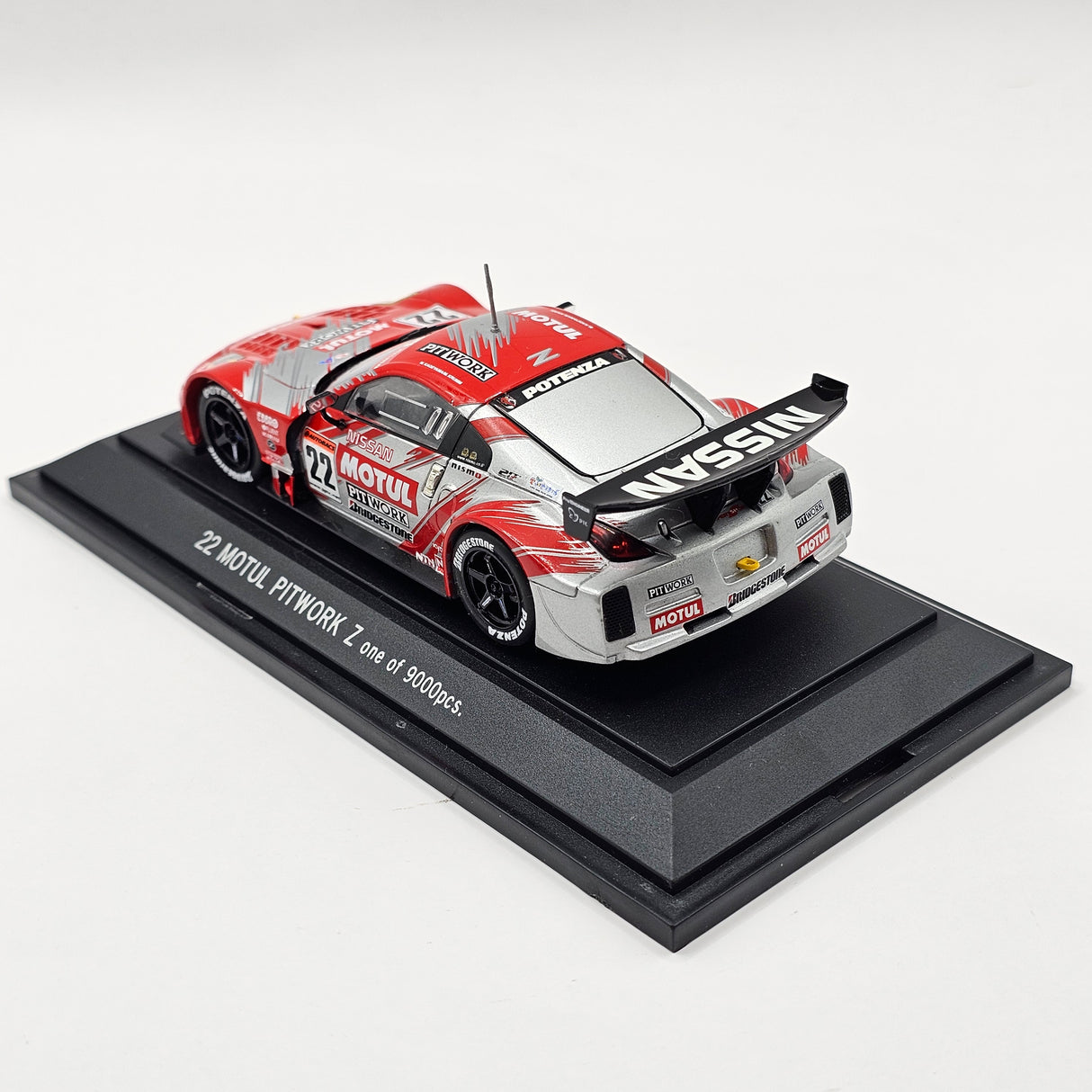 EBBRO Nissan #22 Nismo Motul Pitwork Z JGTC 2004 GT500 1/43 Scale