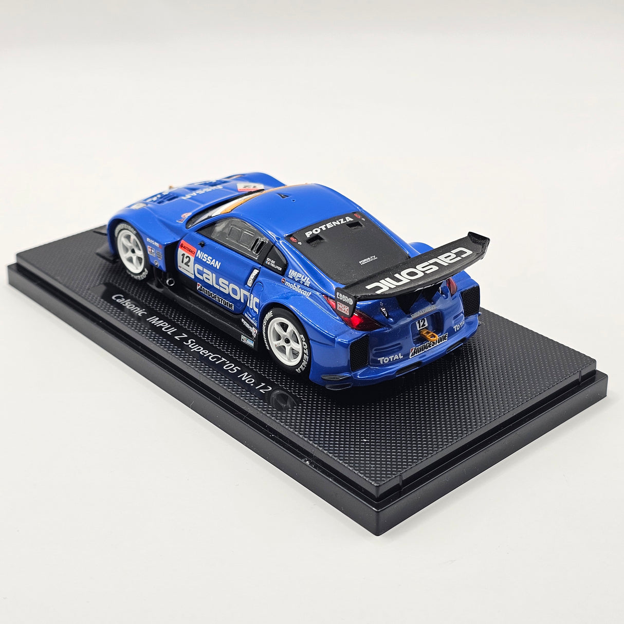 EBBRO Nissan Z #12 Calsonic Team Impul Super GT 2005 GT500 1/43 Scale