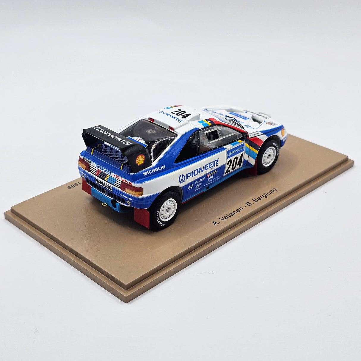 Spark Peugeot 405 T16 Raid #204 Ari Vatanen Paris Dakar Winner 1989 1/43 Scale S5616
