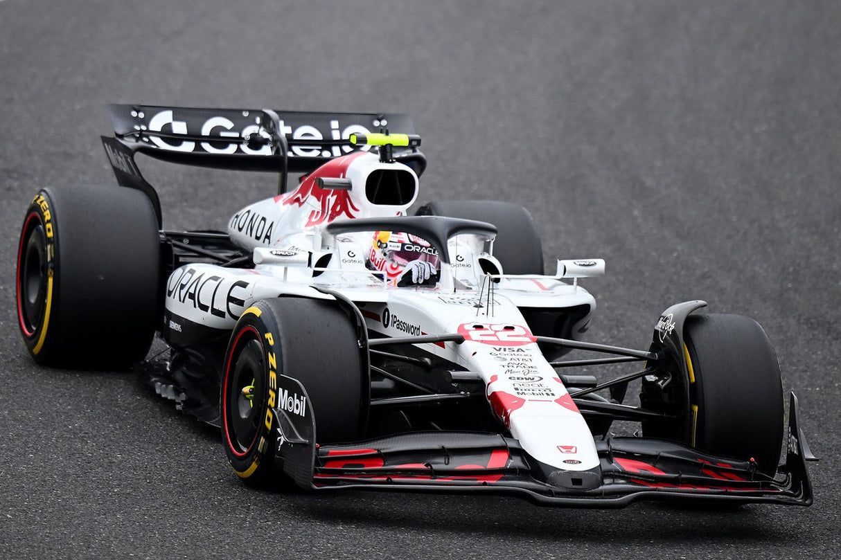 Spark Red Bull Racing RB21 #22 Yuki Tsunoda Japanese GP 2025 (With Pit Board) 1/43 Scale