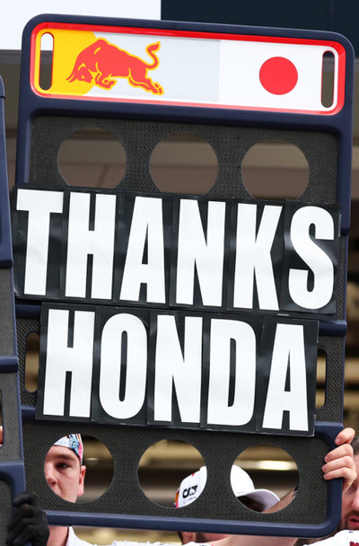 Spark Red Bull Racing RB21 #22 Yuki Tsunoda Japanese GP 2025 (With Pit Board) 1/43 Scale