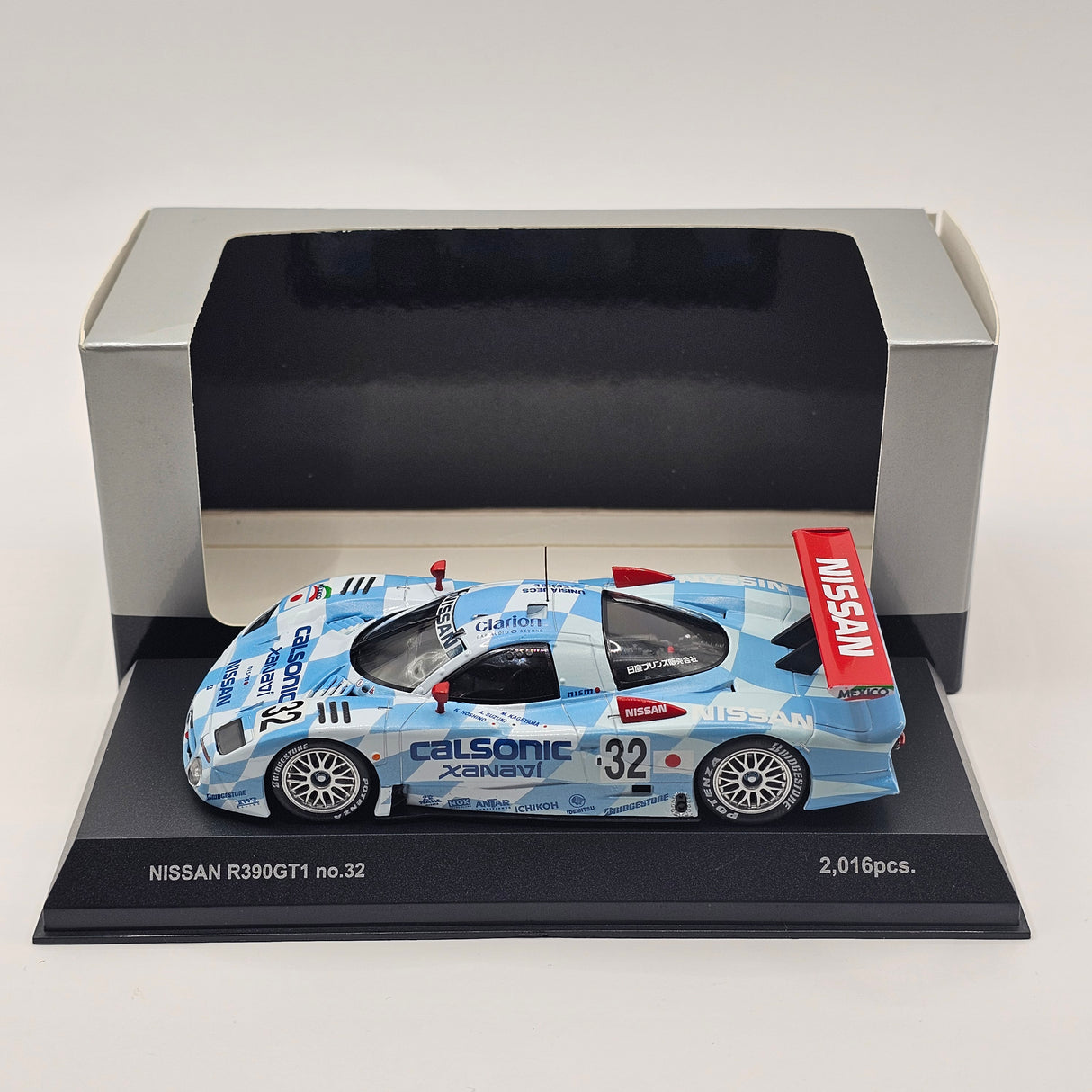 Kyosho Nissan R390 #32 Calsonic Nissan Motorsport Le Mans 24Hrs 1998 1/43 Scale