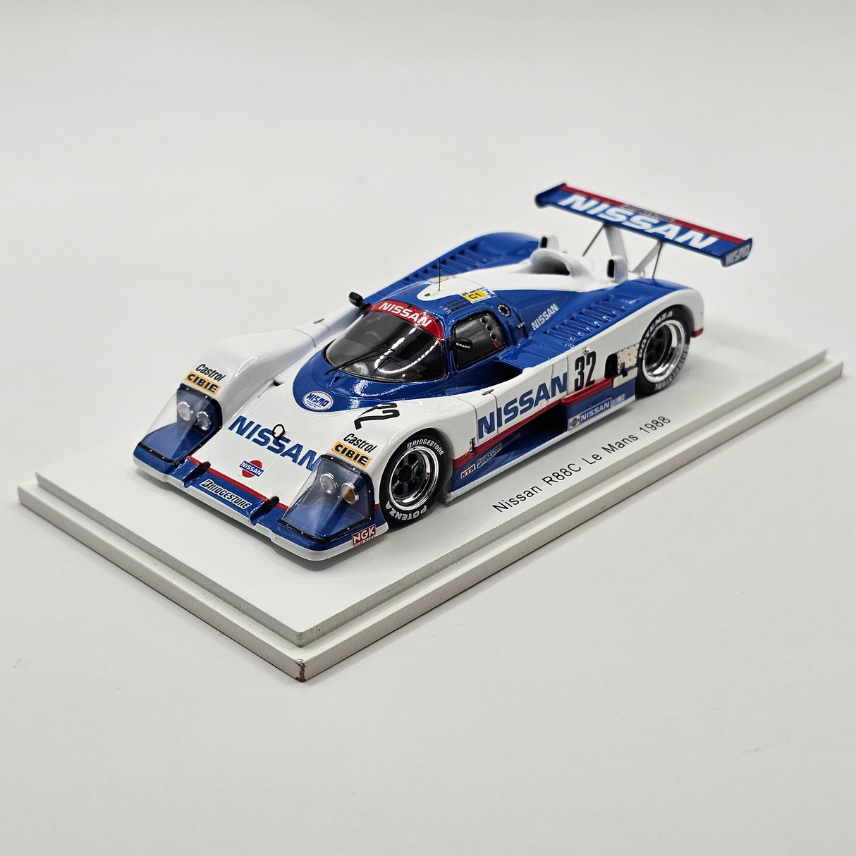 Spark March Nissan R88C #32 Team Nissan Motorsport Le Mans 1988 1/43 Scale