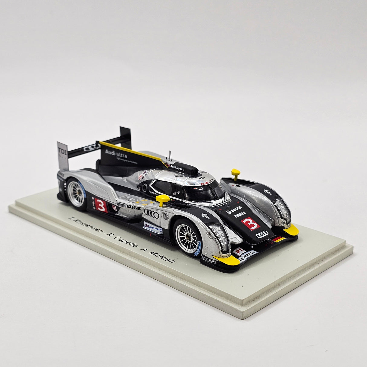 Spark Audi R18 TDI #3 Audi North America Le Mans 2011 1/43 Scale S2517