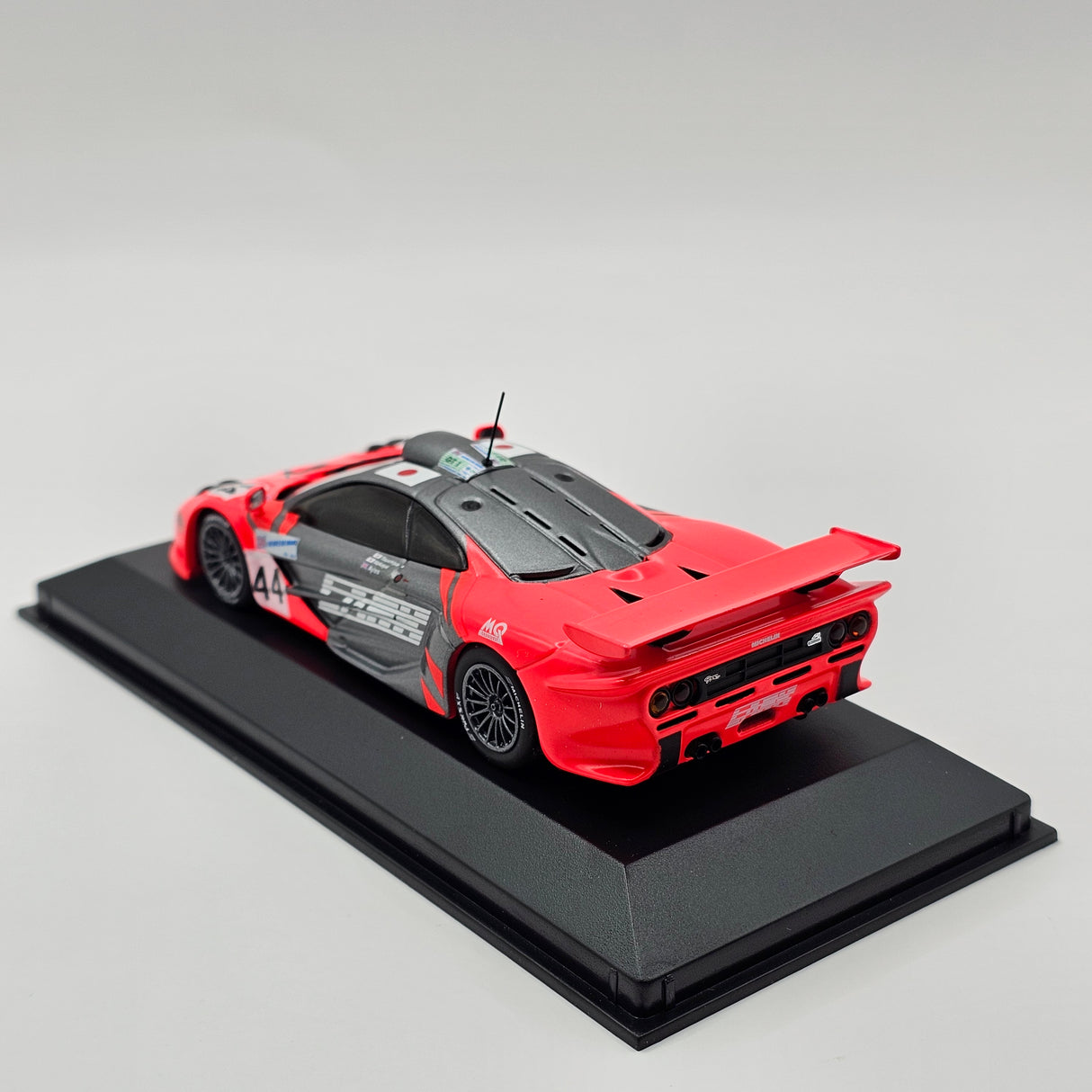 Minichamps McLaren F1 GTR Long Tail #44 Team Lark Le Mans 1997 1/43 Scale