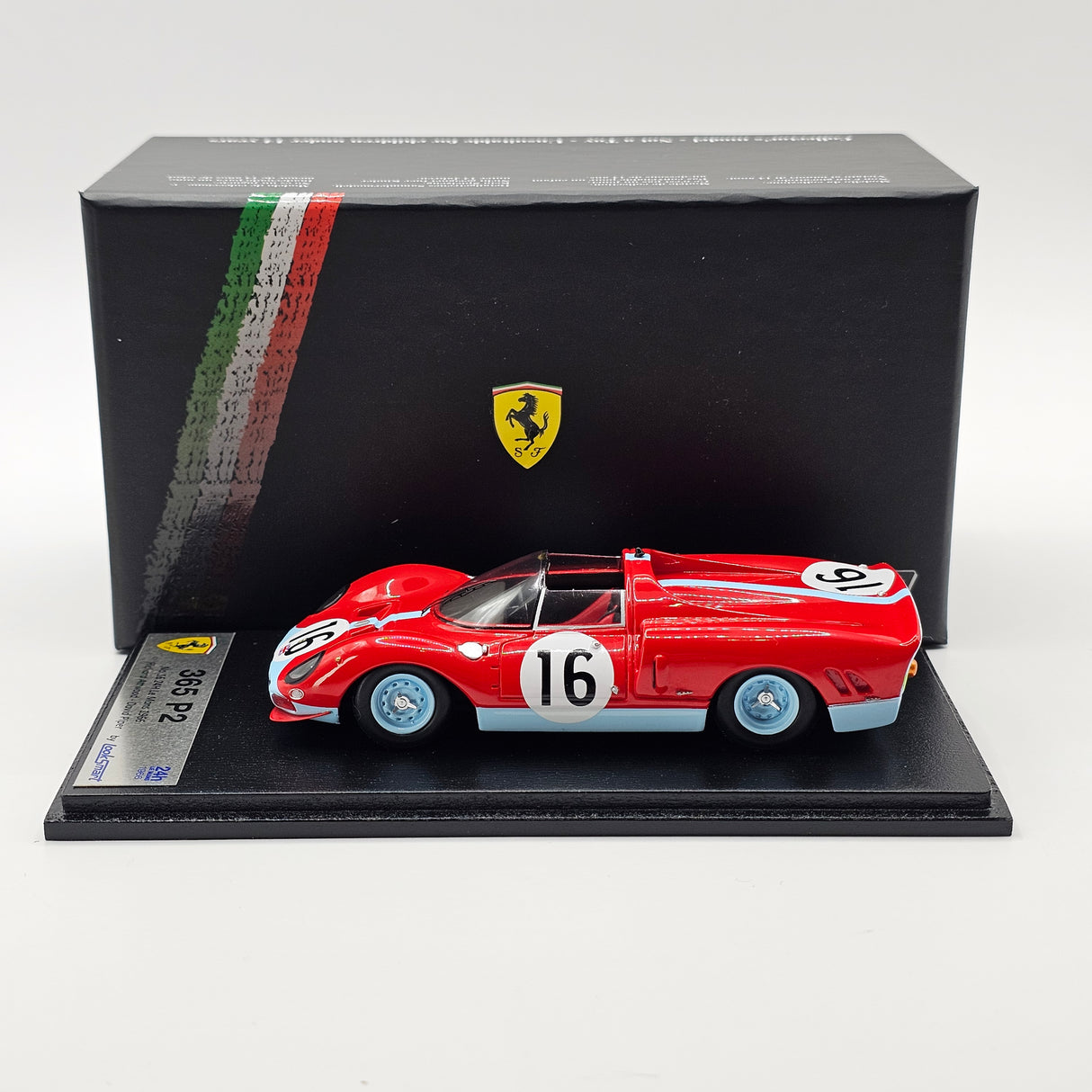 Looksmart Ferrari 365 P2 #16 Maranello Concessionaires 24Hrs Le Mans 1966 1/43 Scale