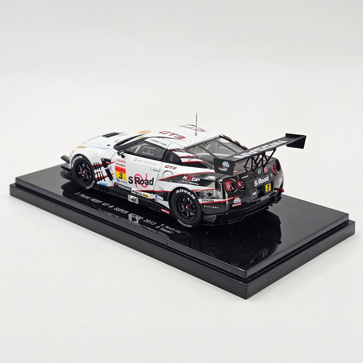EBBRO Nissan GT-R GT3 GT300 #3 S-Road NDDP Racing Super GT 2013 1/43 Scale