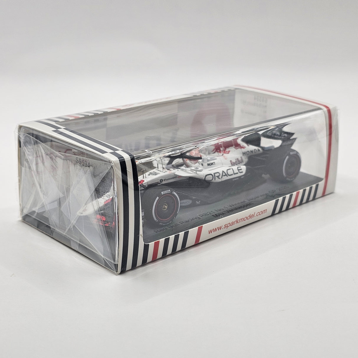 Spark Red Bull Racing RB21 #1 Max Verstappen Japanese GP 2025 Winner (With Pit Board) 1/43 Scale