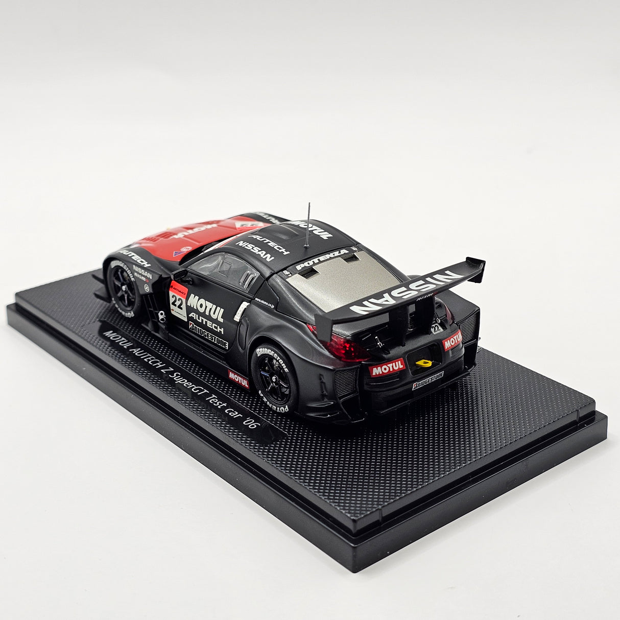 EBBRO Nissan Z #22 Motul Autech Test Car Super GT GT500 2006 1/43 Scale