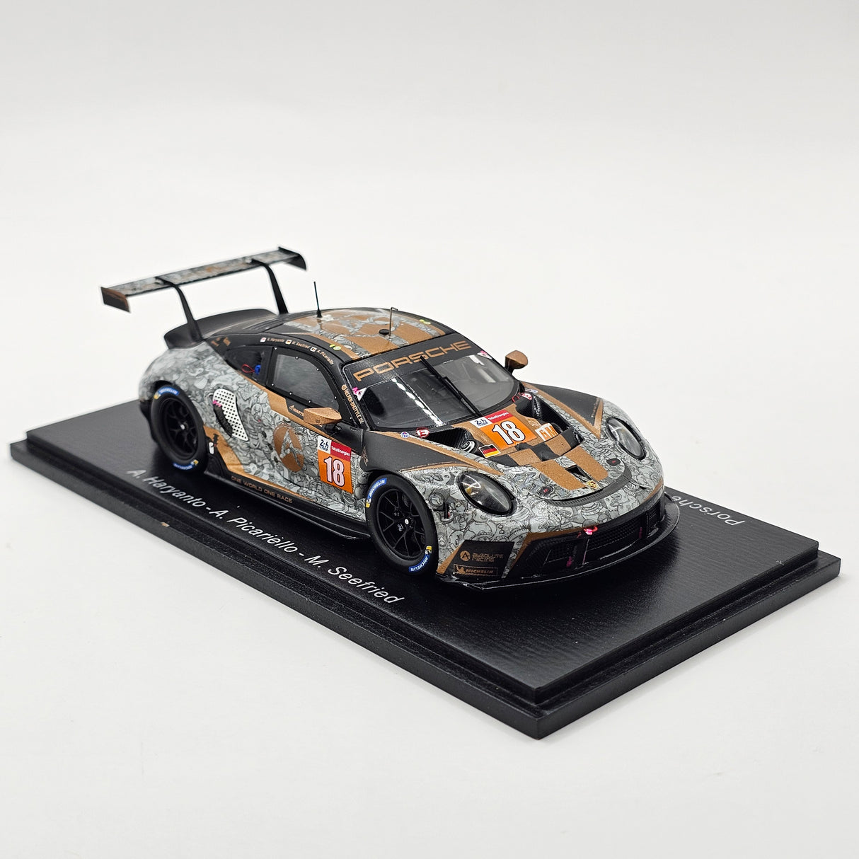 Spark Porsche 911 RSR-19 #18 Absolute Racing 24Hrs Le Mans 2021 1/43 Scale S8265