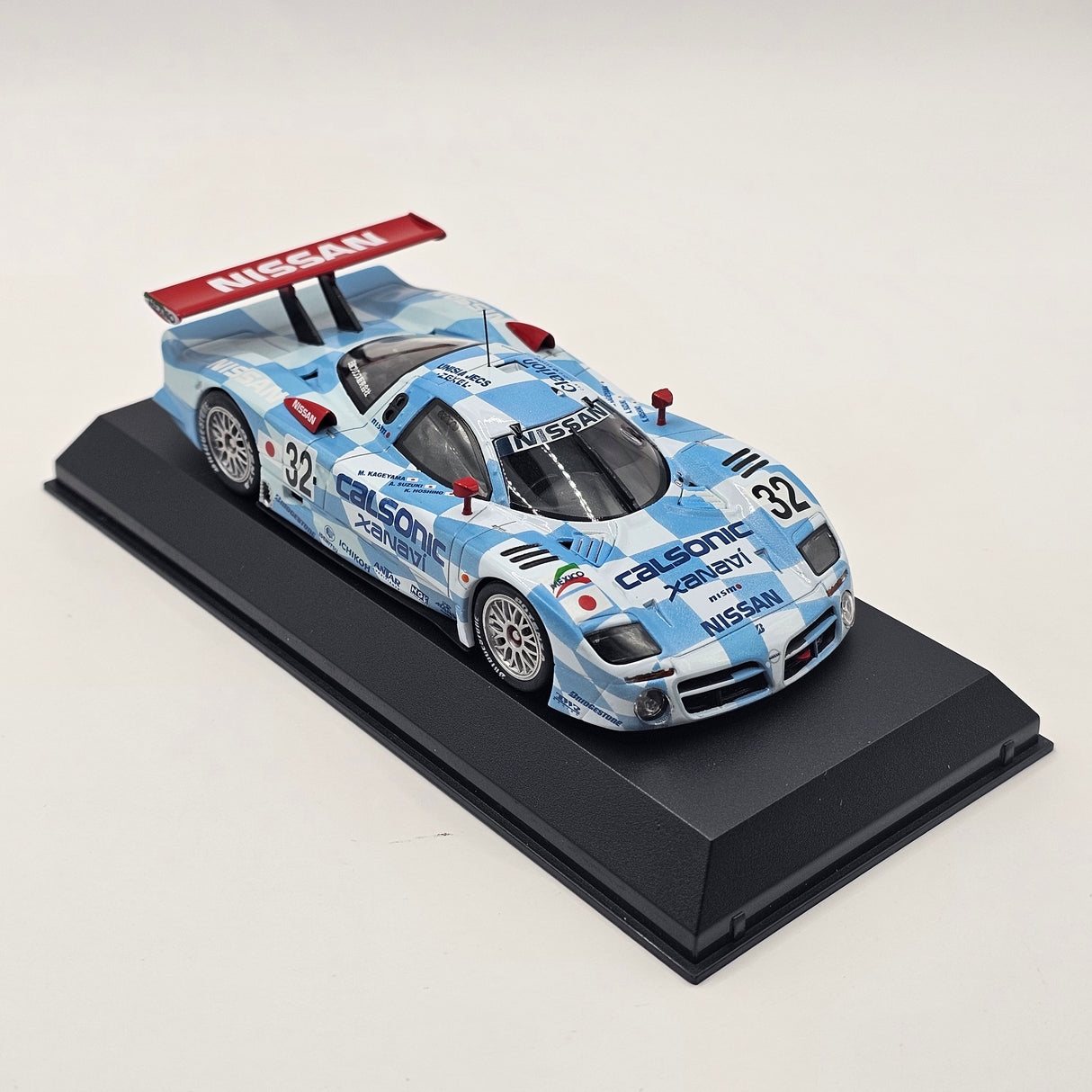 Kyosho Nissan R390 #32 Calsonic Nissan Motorsport Le Mans 24Hrs 1998 1/43 Scale