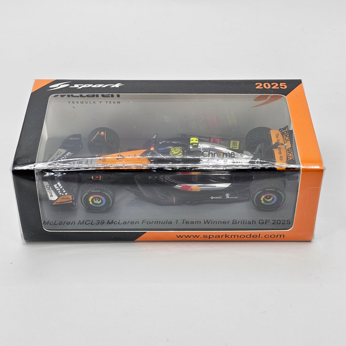 Spark McLaren MCL39 #4 Lando Norris British F1 GP 2025 Winner (With Pitboard) 1/43 Scale S9596